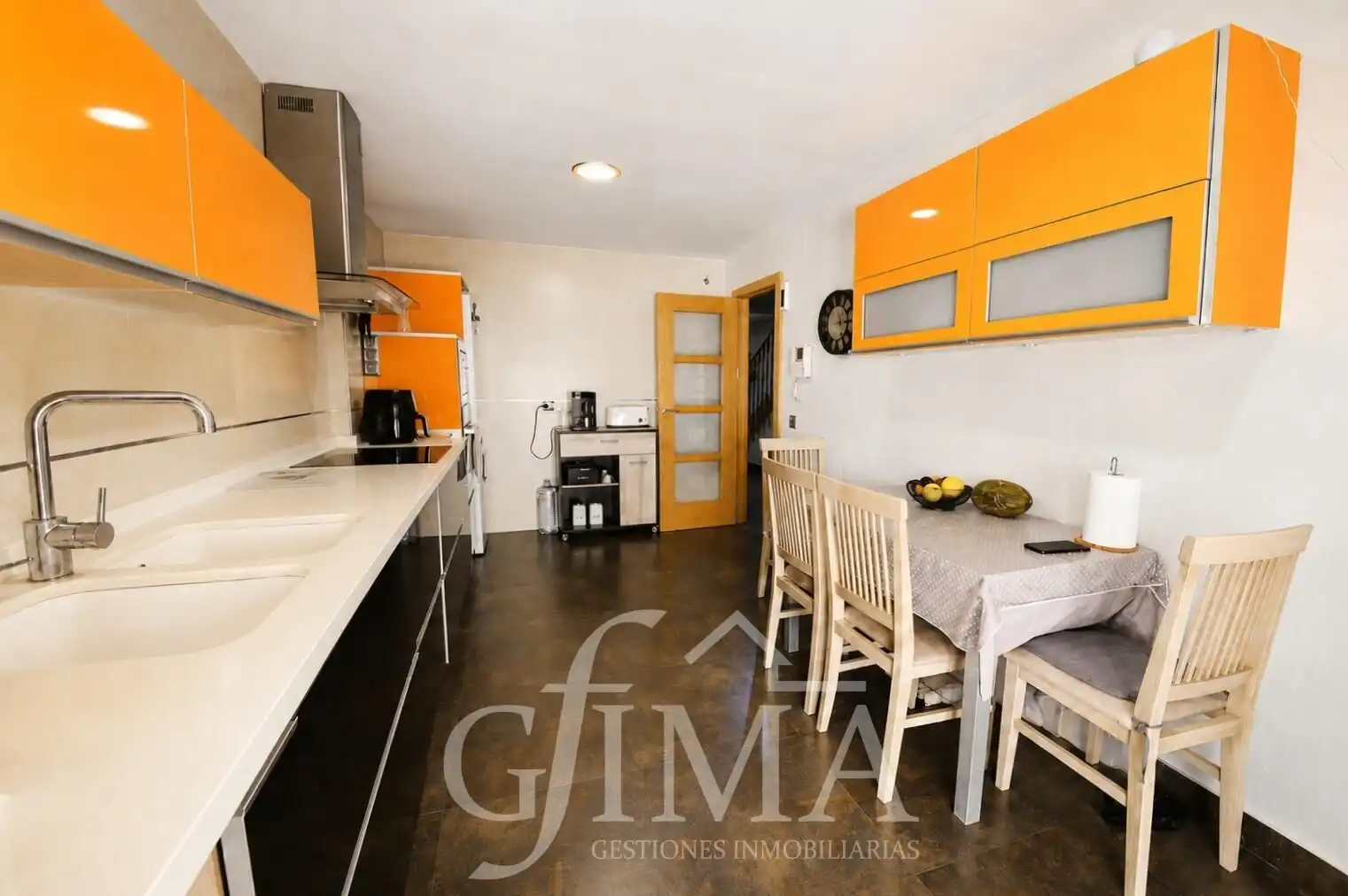 Cocina de Casa adosada en venta en Tomelloso con Calefacción y Amueblado