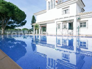 Villa con balcone in vendita a Sancti Petri