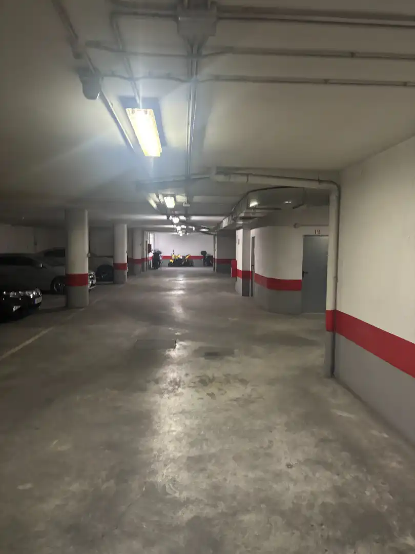 Parking de Apartamento de alquiler en Cájar con Aire acondicionado, Calefacción y Amueblado