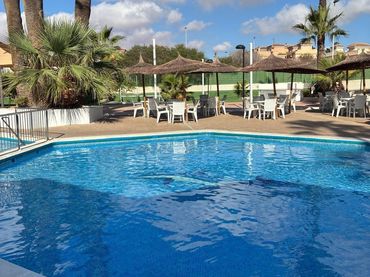 Xalet amb piscina en venda a Nueva Torrevieja - Aguas Nuevas