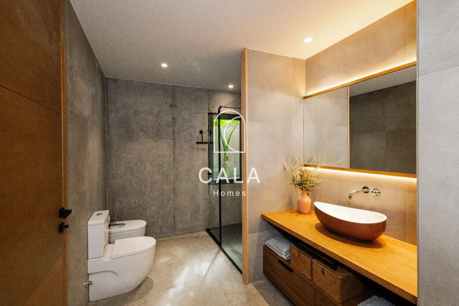 Bathroom of Houses for sale in Adeje  with Air Conditioner, Heating and Storage room