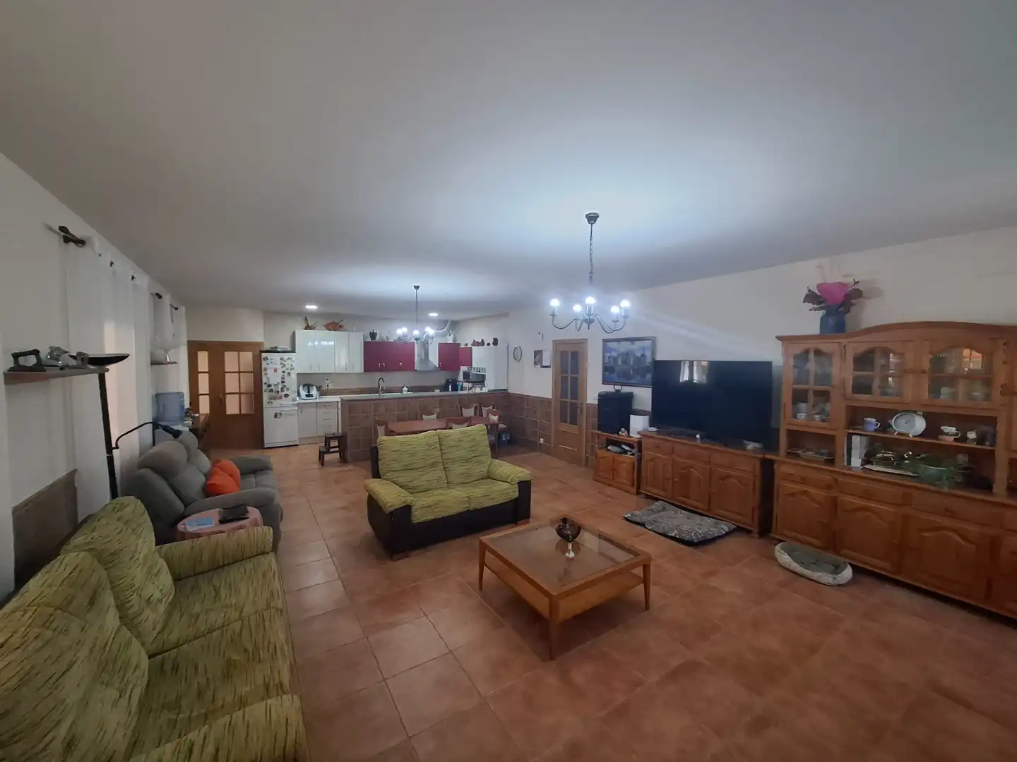 Sala d'estar de Finca rústica en venda en Fernán Caballero amb Aire condicionat, Calefacció i Traster