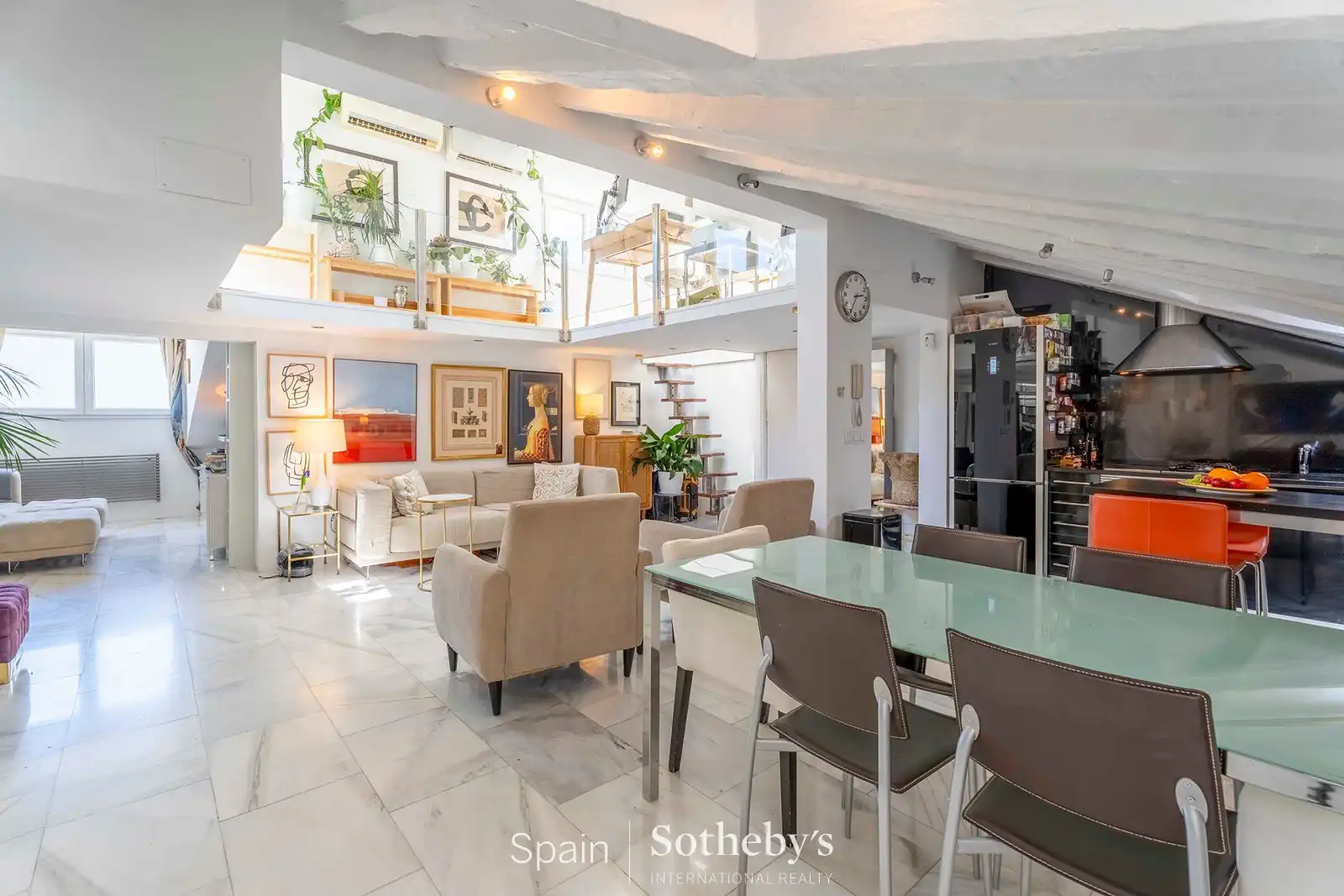 Comedor de Ático de alquiler en Madrid con Aire acondicionado, Calefacción y Terraza
