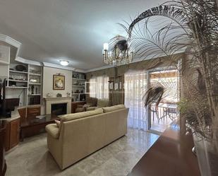 Sala d'estar de Casa o xalet en venda en Málaga Capital amb Aire condicionat, Terrassa i Piscina