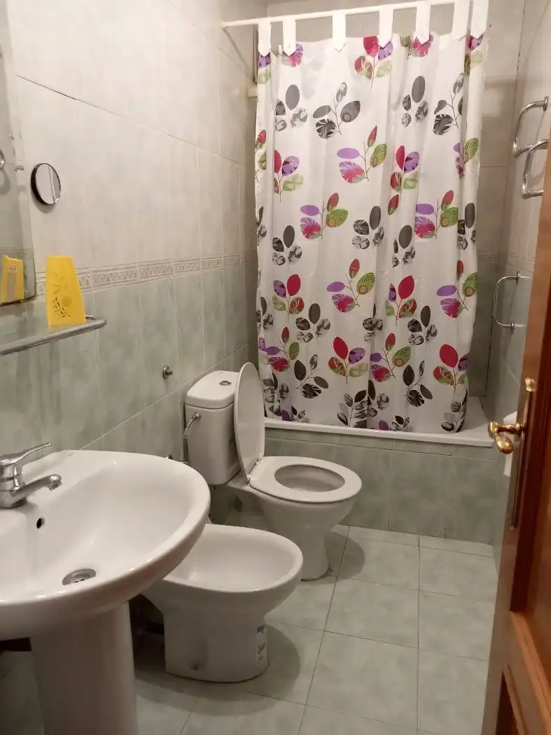 Bathroom of Apartments for rent in Burjassot  with Air Conditioner, Heating and Terrace