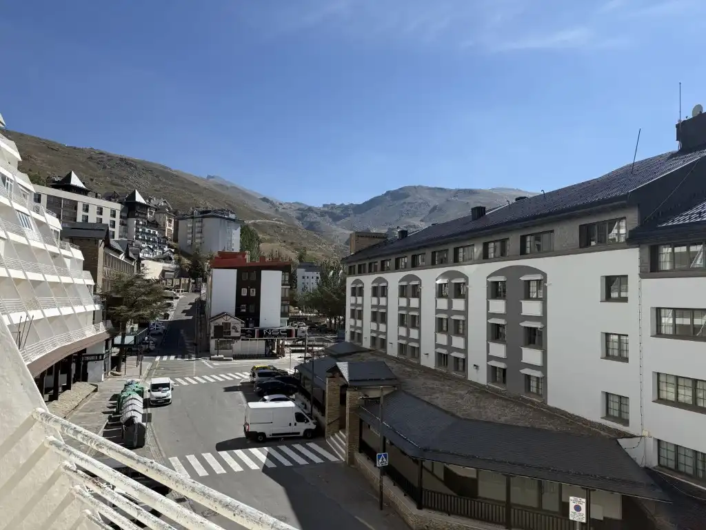 Außenansicht von Wohnungen zur Miete in Sierra Nevada