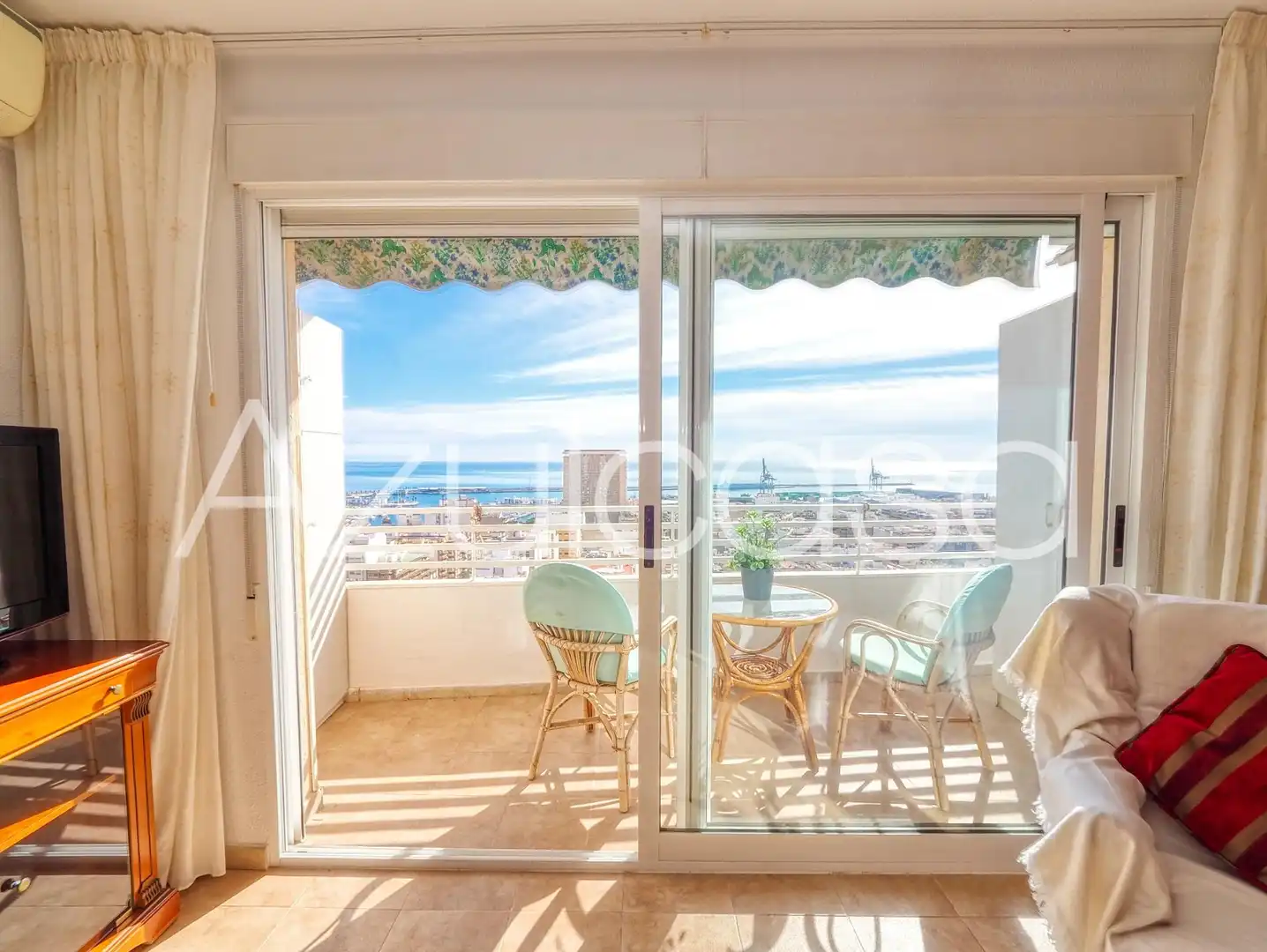 Terraza de Estudio en venta en Alicante / Alacant con Aire acondicionado, Parquet y Terraza