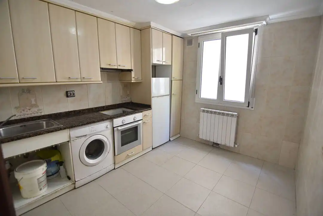Flat with lift for sale in Gipuzkoa Hiribidea