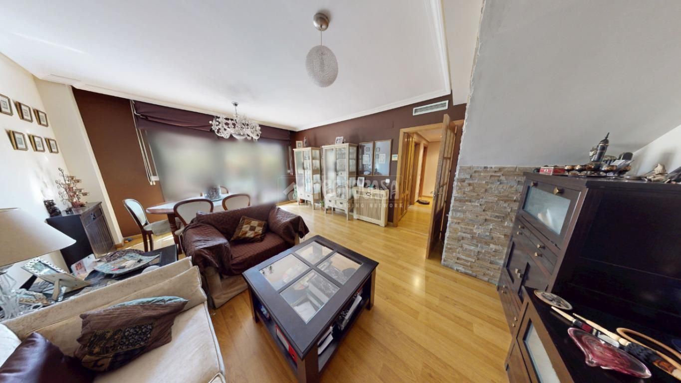 Piso en venta en V Centenario, San Nicasio - Campo de Tiro - Solagua