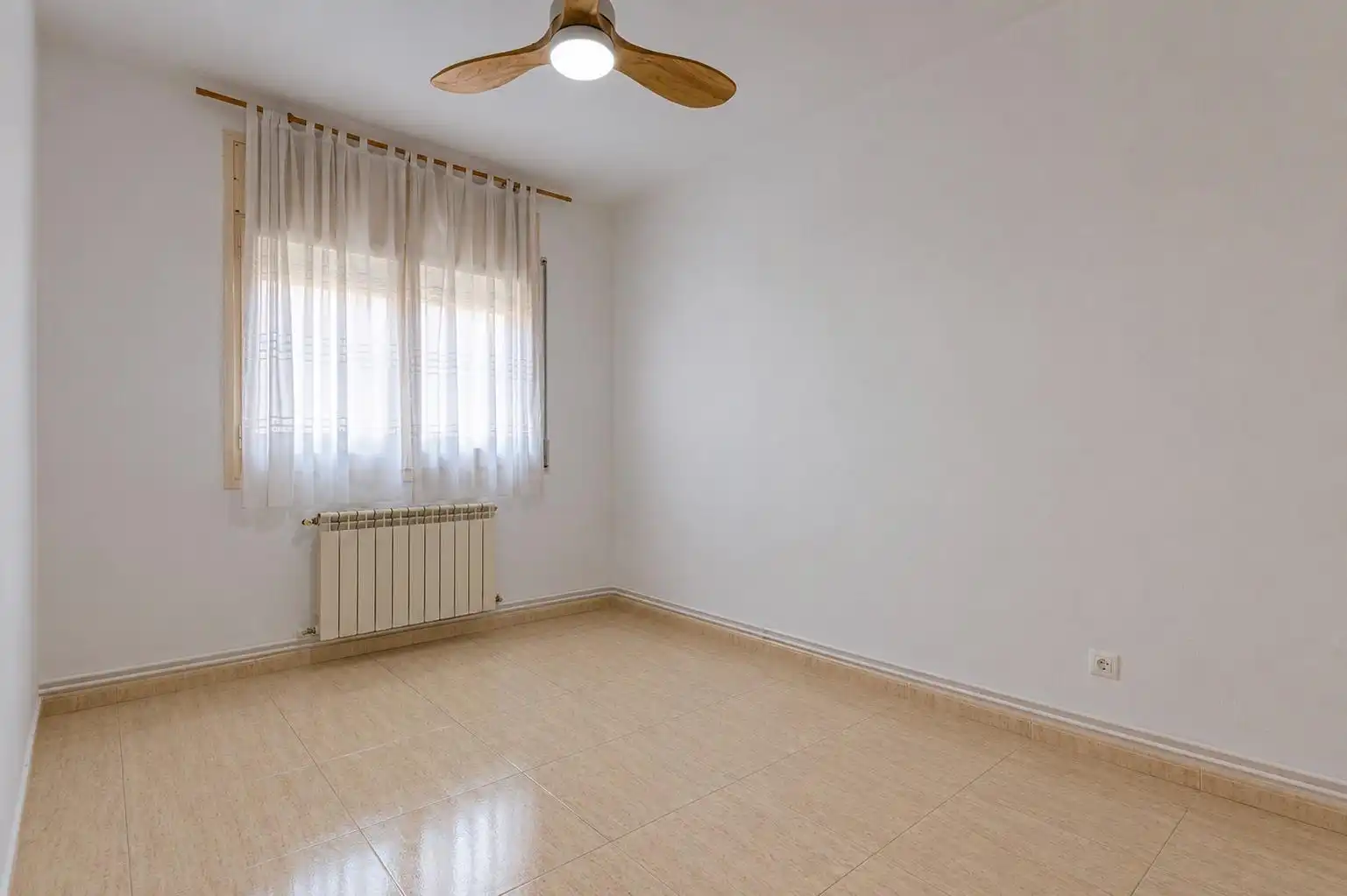 Habitación de Piso en venta en Vilanova del Camí con Aire acondicionado y Amueblado