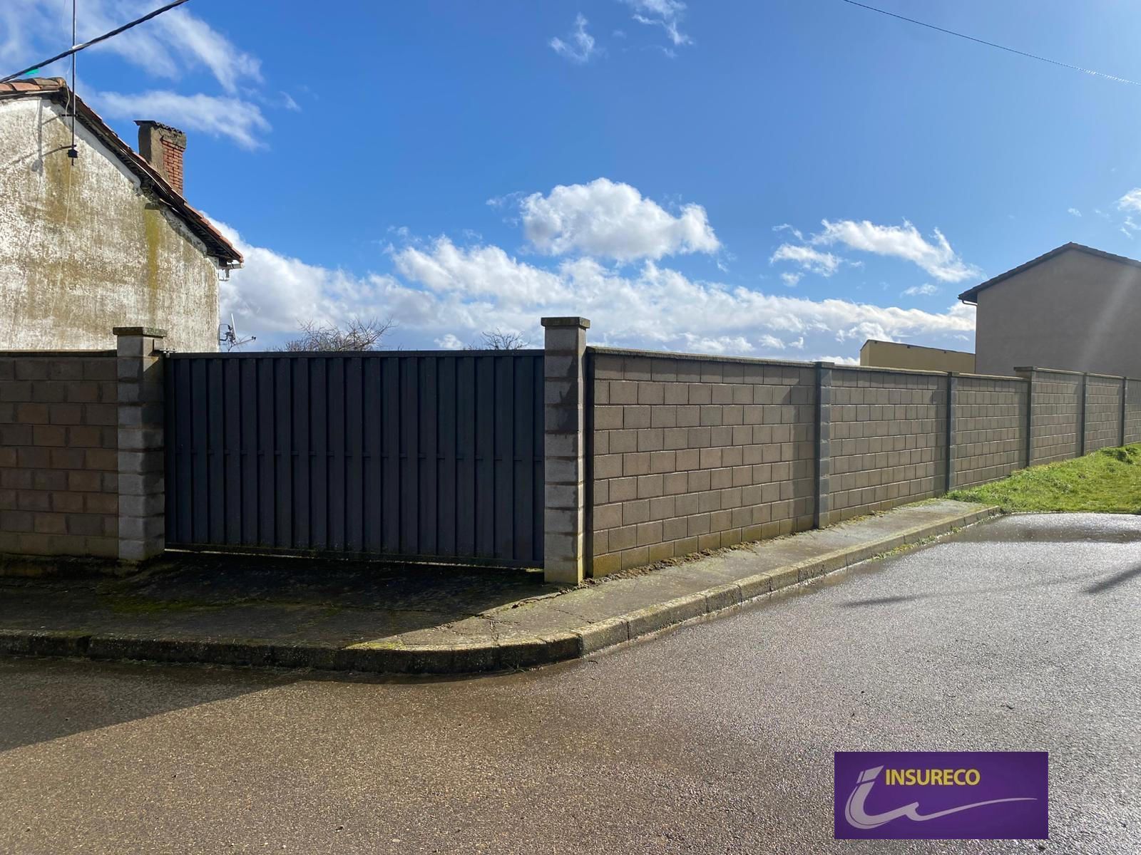 Building for sale in Gradefes