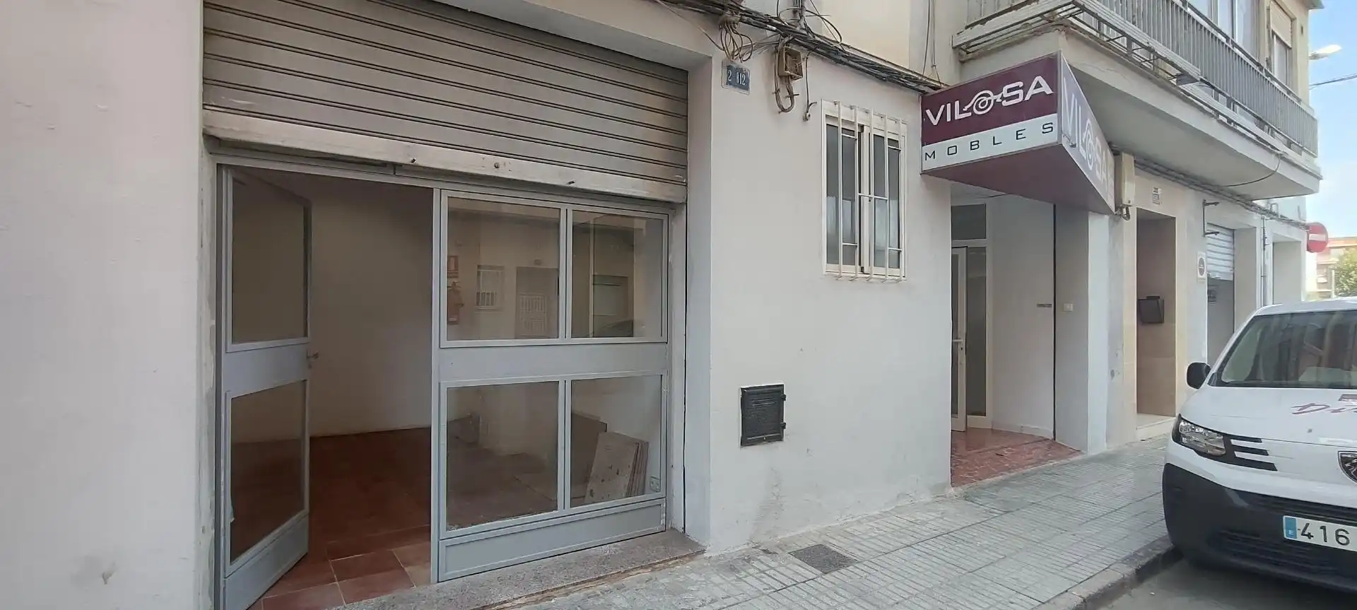 Local de lloguer a Calle de Catarroja, Centro - Ambulatorio