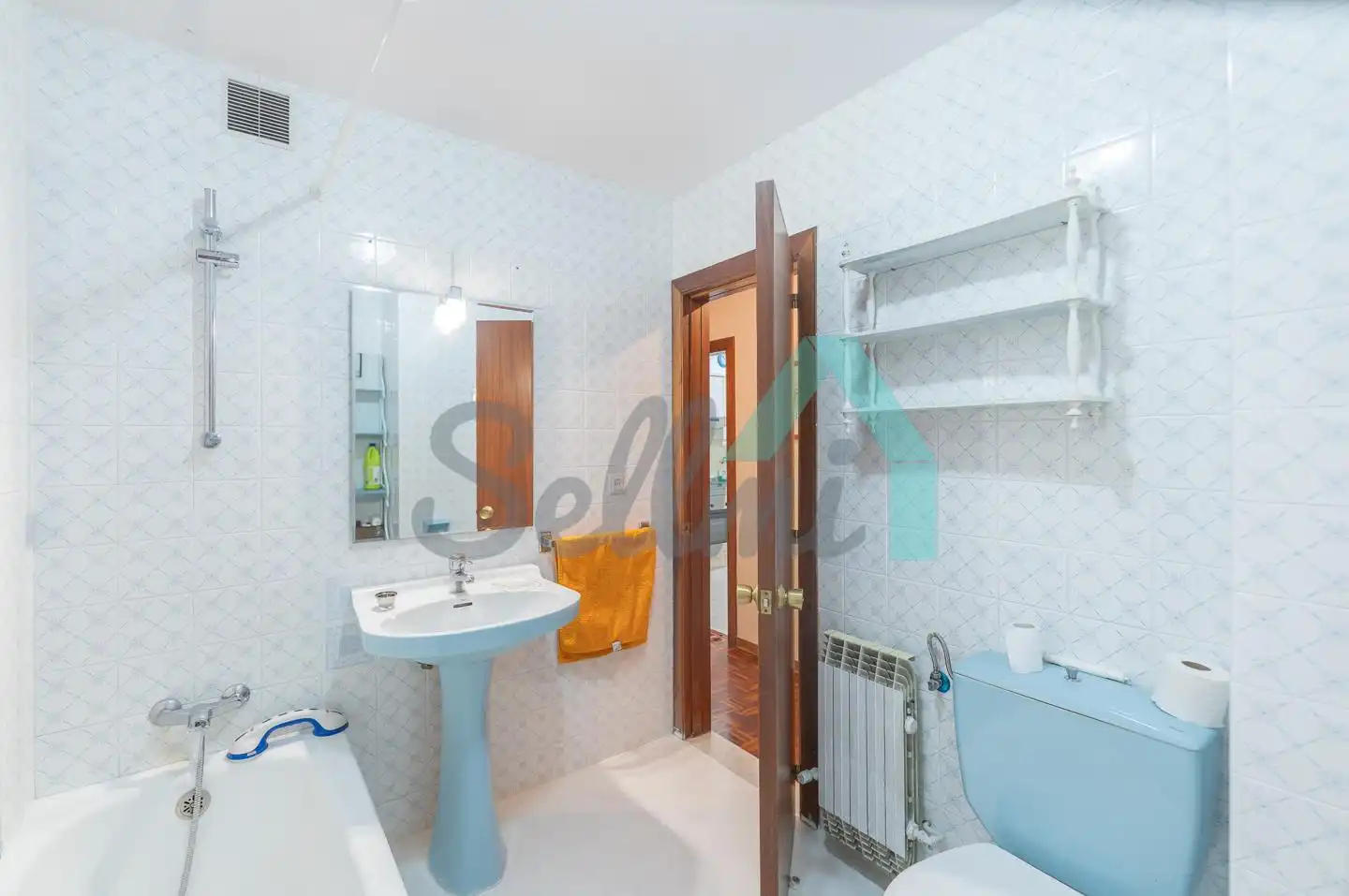 Badezimmer von Wohnung zur Miete in Castrillón mit Heizung, Parkett und Terrasse