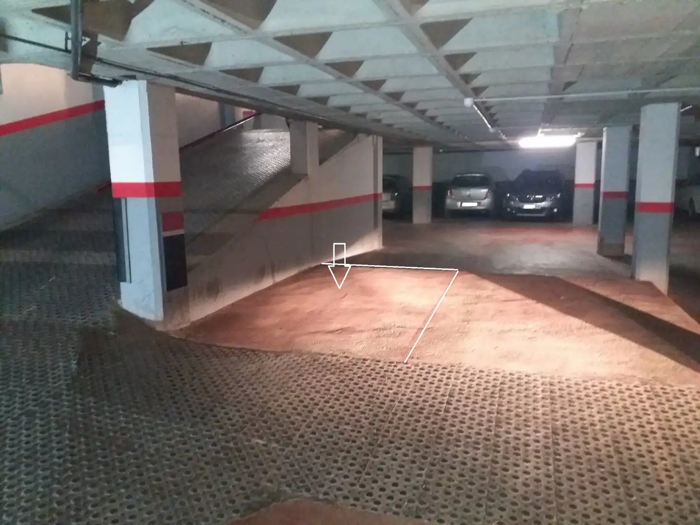 Parkplatz von Garage zur Miete in Vic