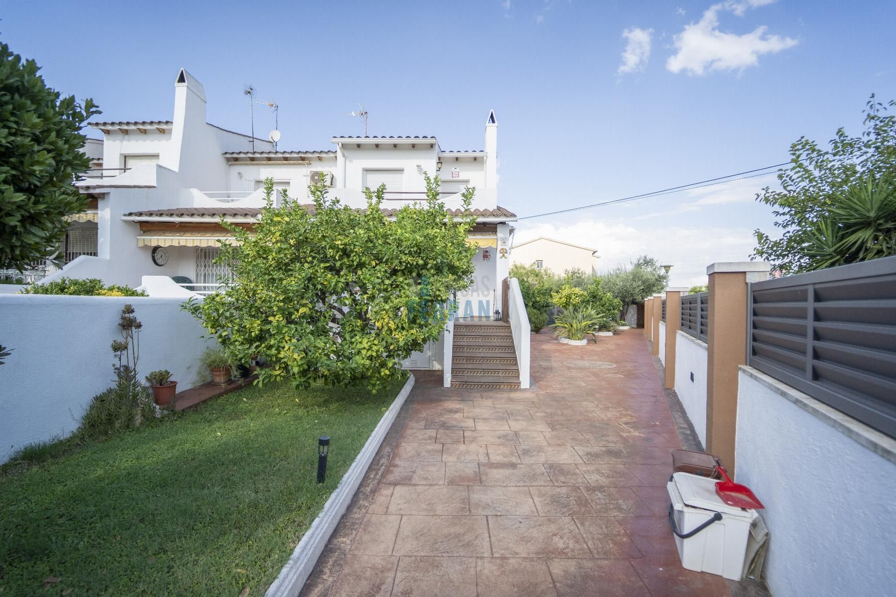 Jardí de Casa o xalet en venda en El Vendrell amb Aire condicionat, Terrassa i Moblat