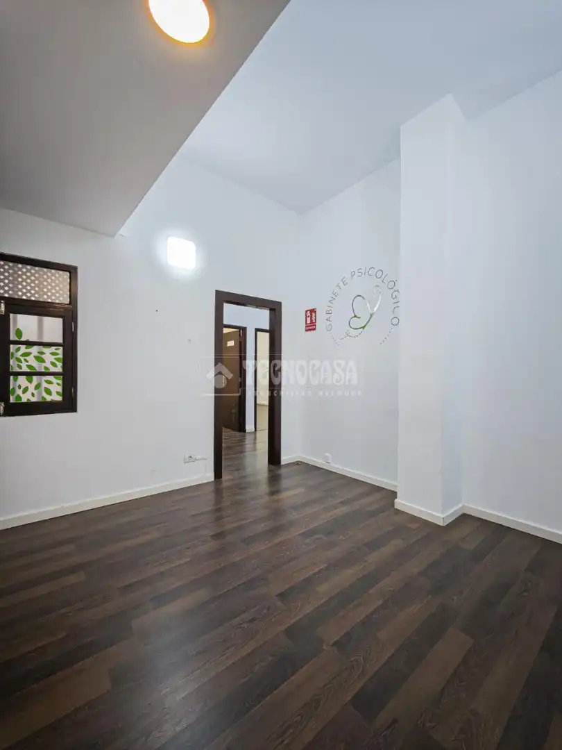 Commercial properties for sale in Arona  with Furnished
