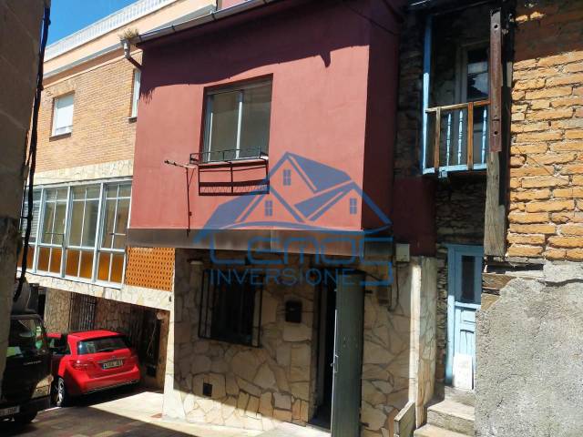 Casa-chalet en Venta en Santa Bárbara en Torre del Bierzo