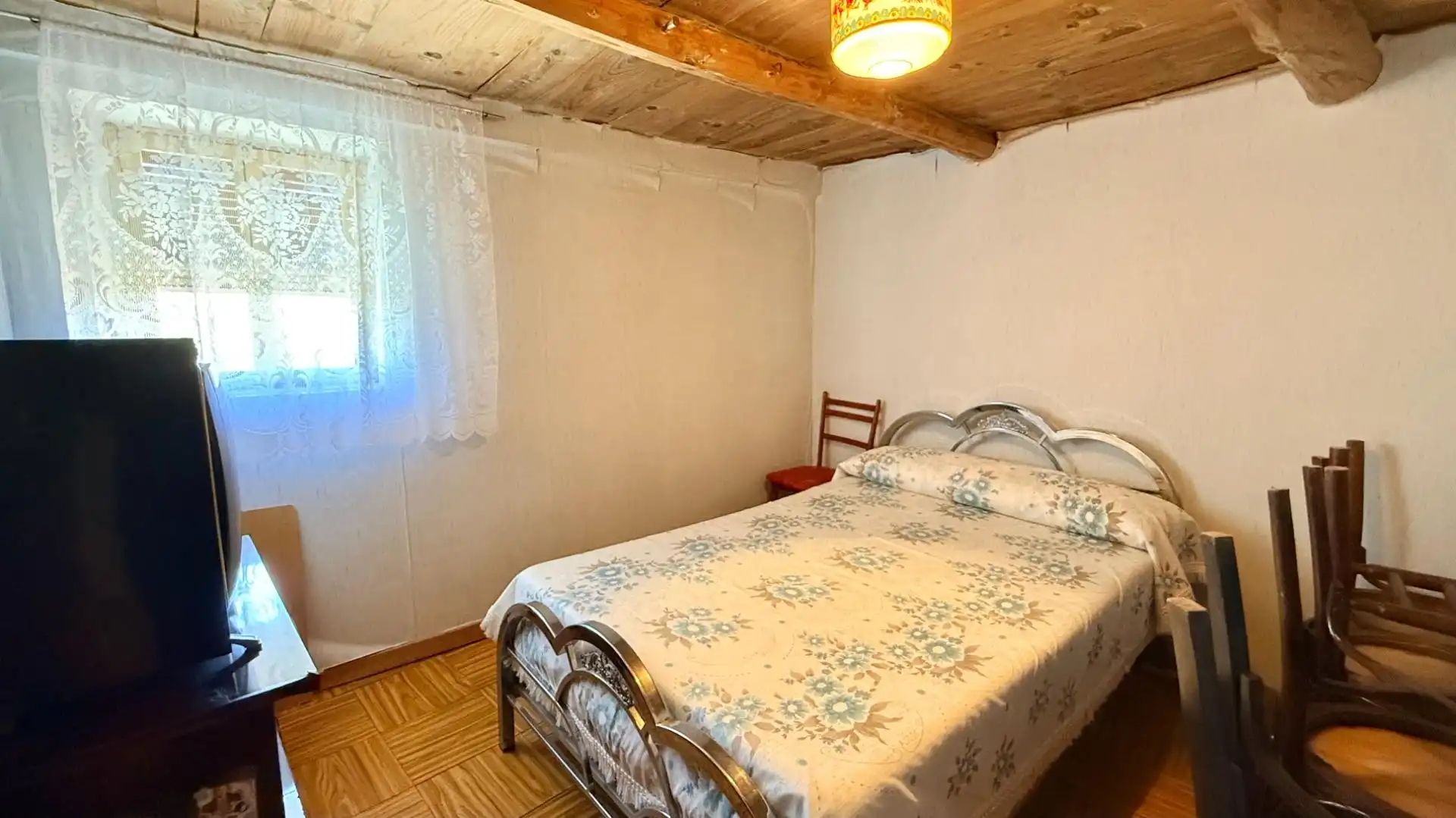 Dormitori de Casa o xalet en venda en Torrecilla del Pinar amb Jardí privat, Traster i Moblat