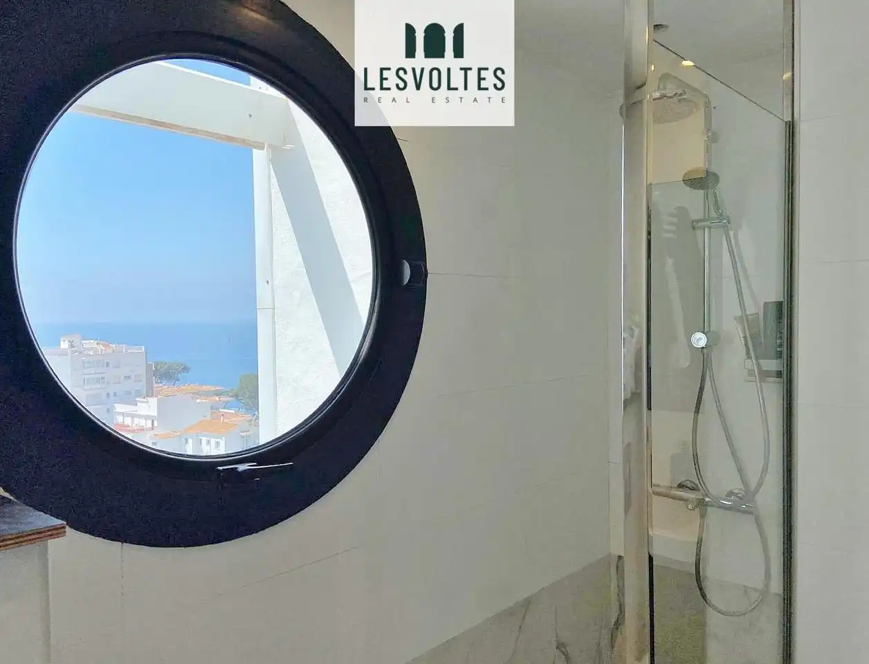 Baño de Apartamento en venta en Palamós con Calefacción, Parquet y Balcón