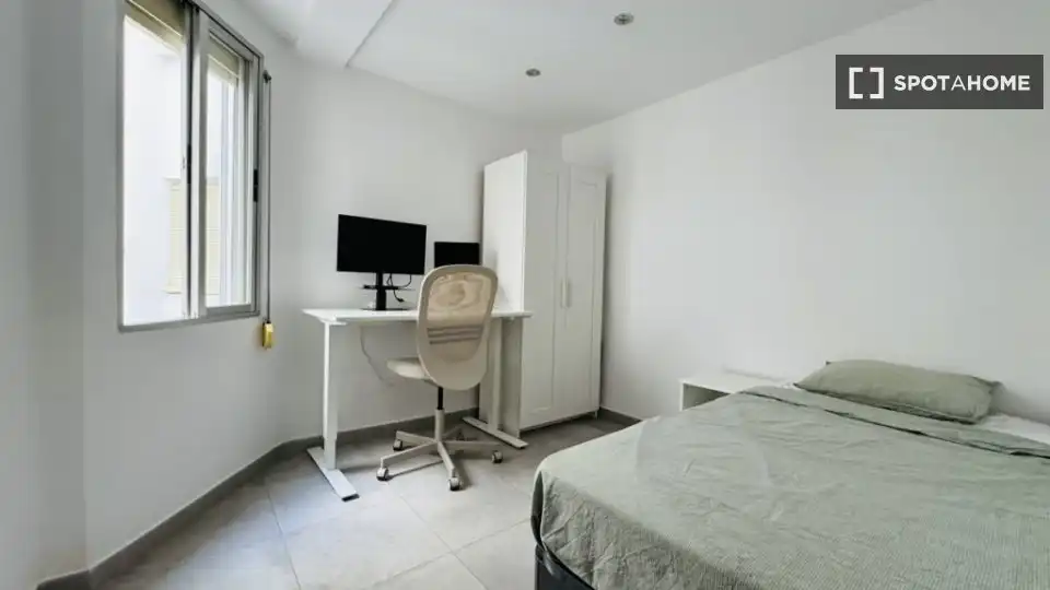 Habitación de Apartamento para compartir en Valencia con Aire acondicionado, Calefacción y Terraza