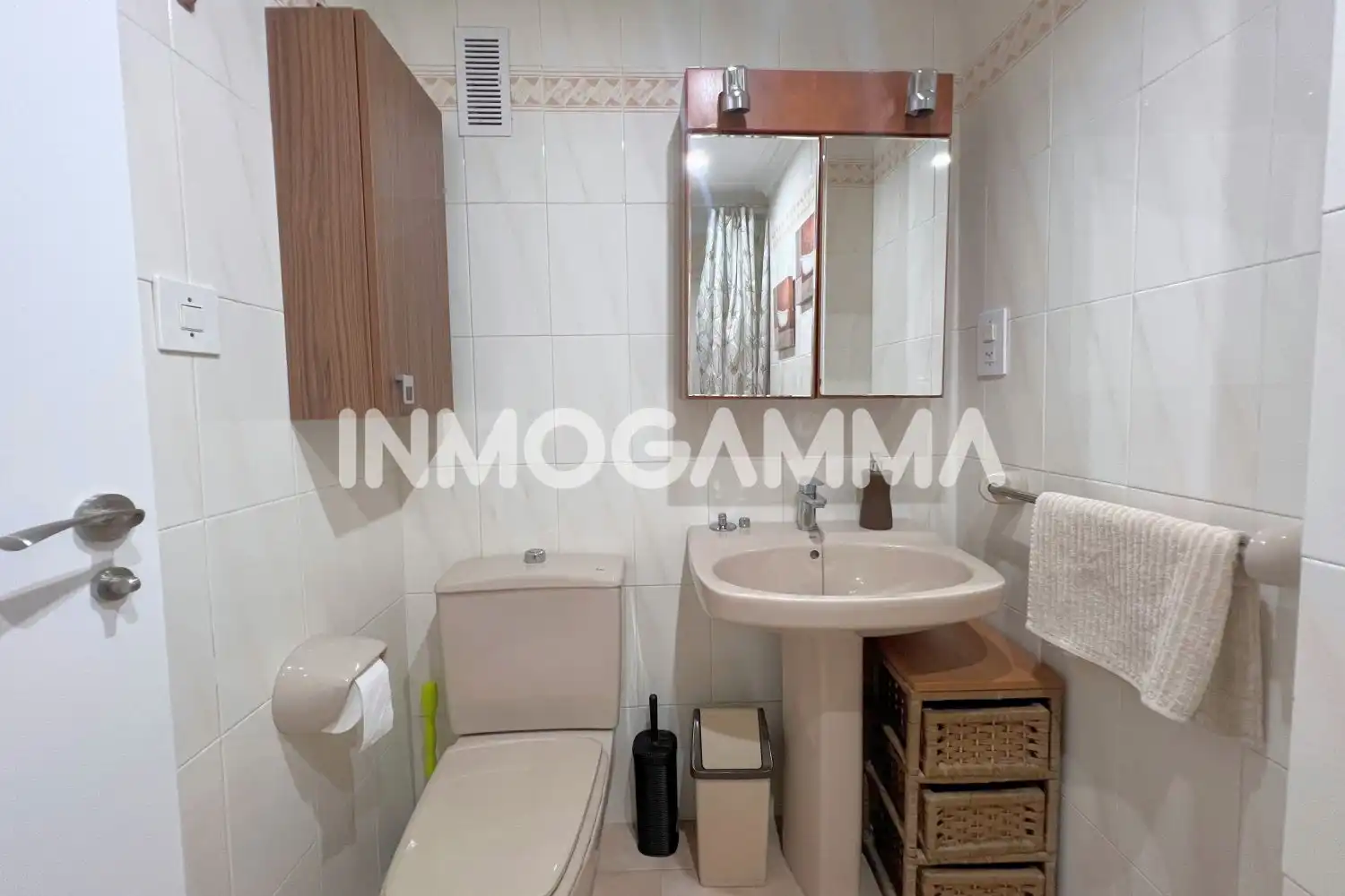Baño de Apartamento de alquiler en Cullera con Terraza, Amueblado y Piscina comunitaria