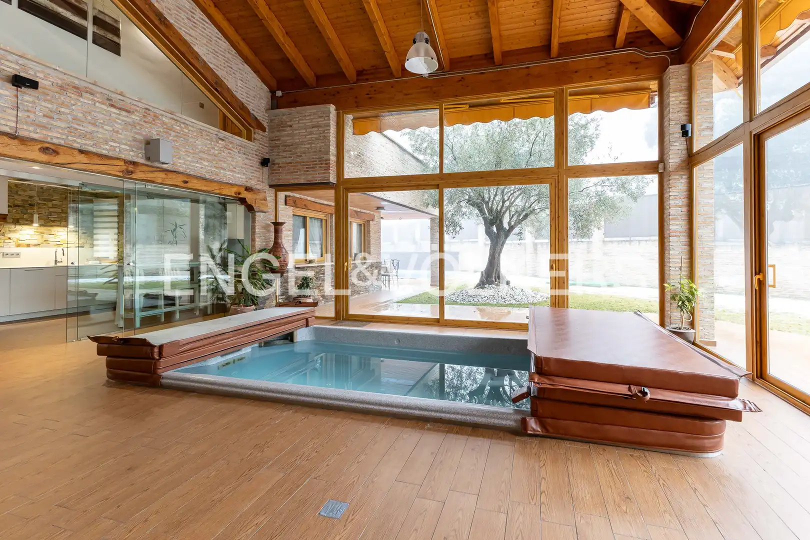 Piscina de Casa o chalet en venta en Venturada con Aire acondicionado, Calefacción y Jardín privado