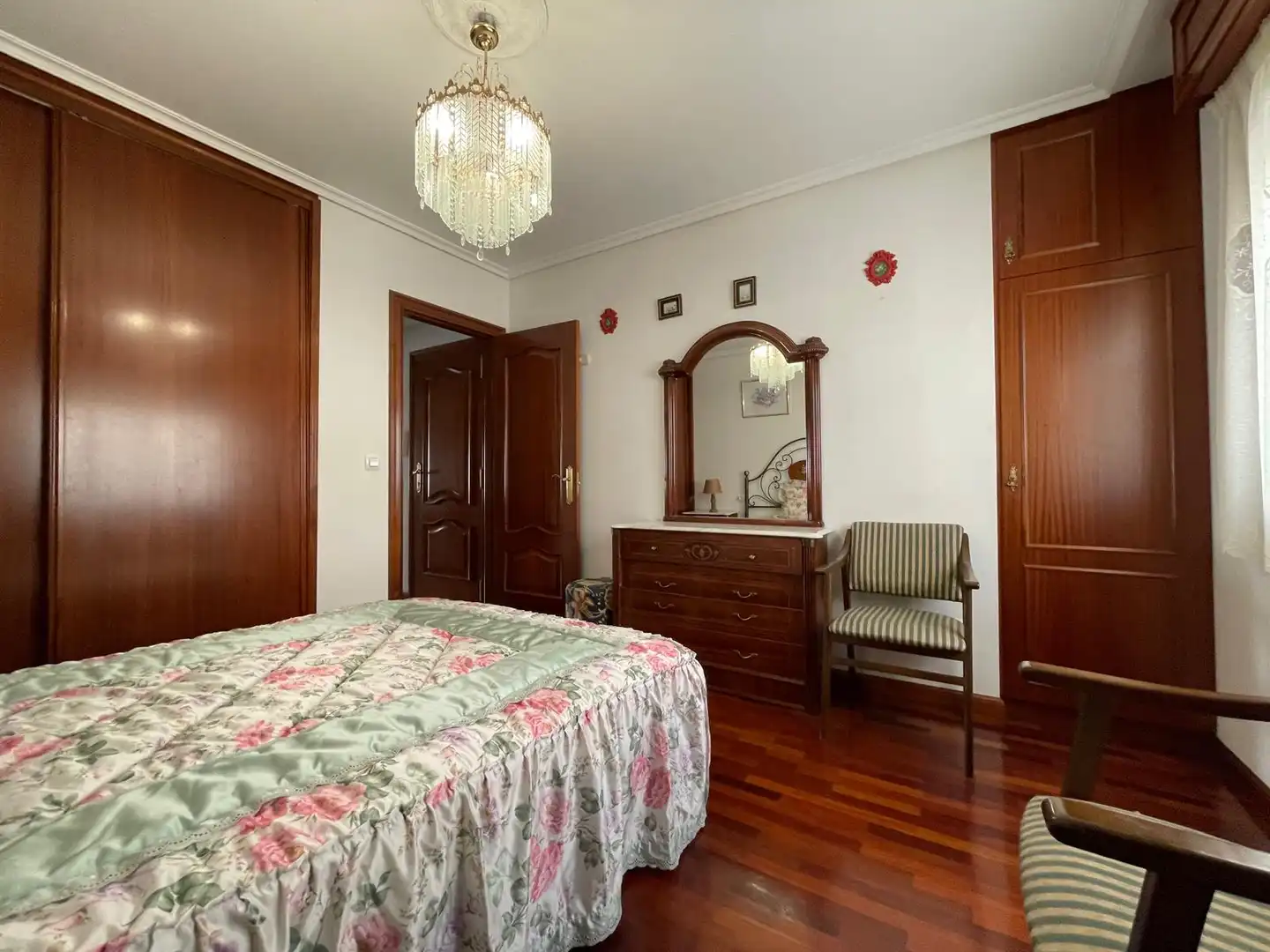 Habitación de Apartamento de alquiler en Ferrol con Calefacción, Parquet y Amueblado
