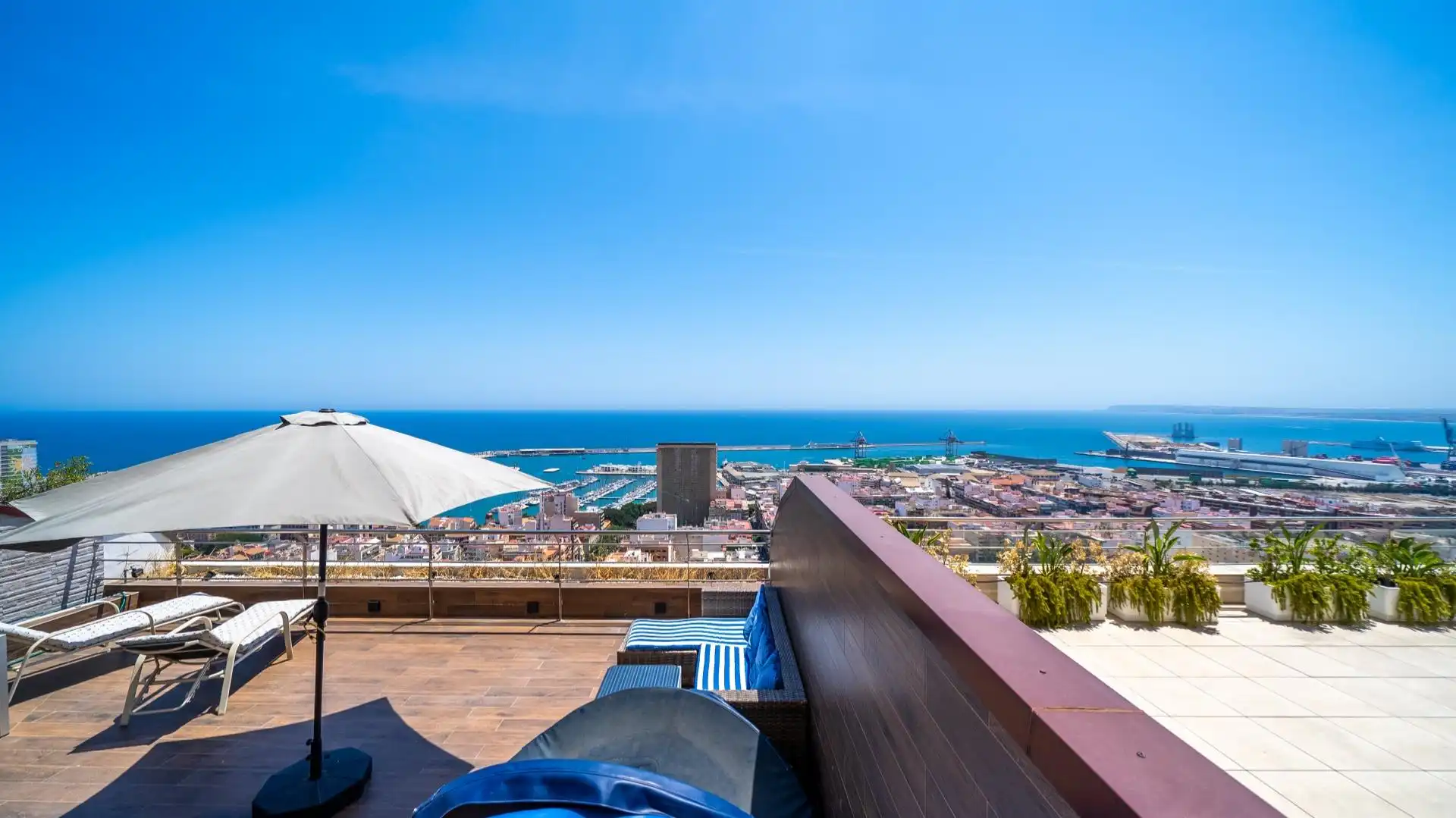 Terrace of Attic for sale in Alicante / Alacant  with Air Conditioner, Heating and Terrace