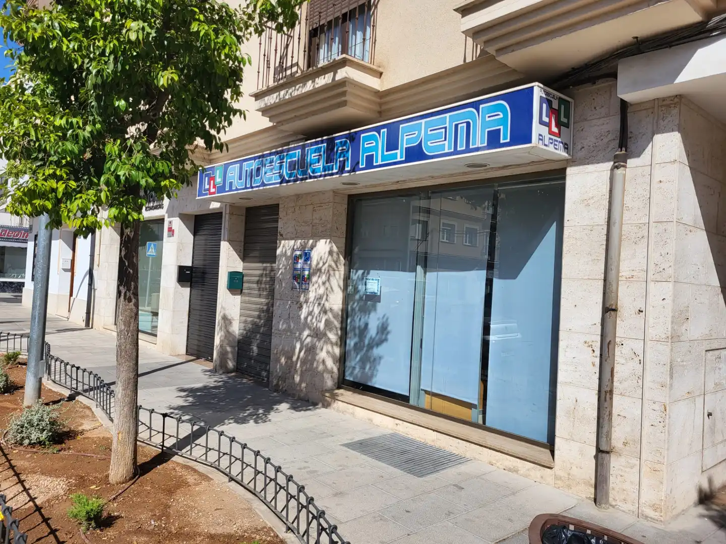 Local commercial à vendre à Calle García Pavón, imagen 2