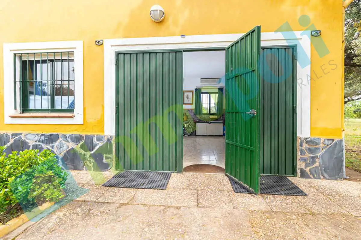 Außenansicht von Haus oder Chalet zum Verkauf in Badajoz mit Klimaanlage und Abstellraum