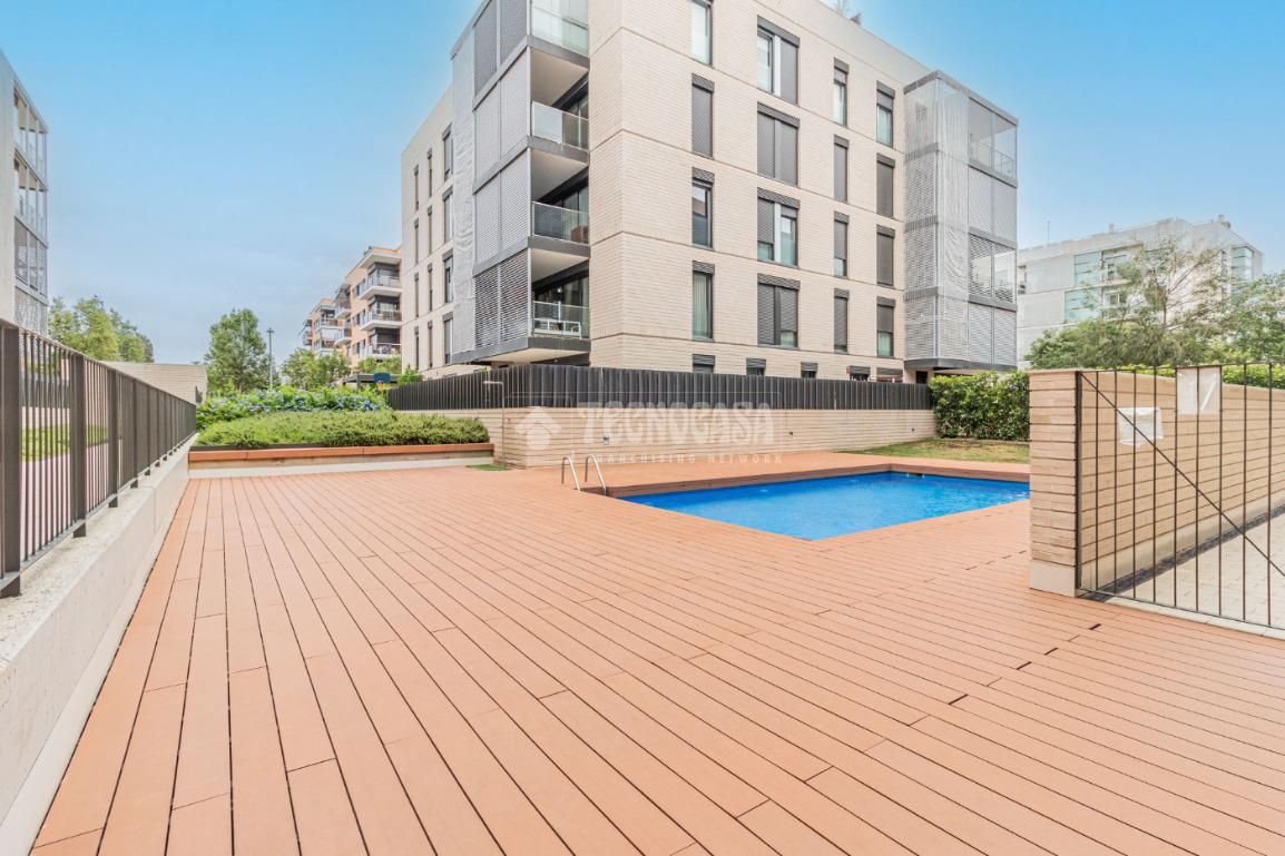 Piscina de Pis de lloguer en Sant Cugat del Vallès amb Aire condicionat, Calefacció i Parquet