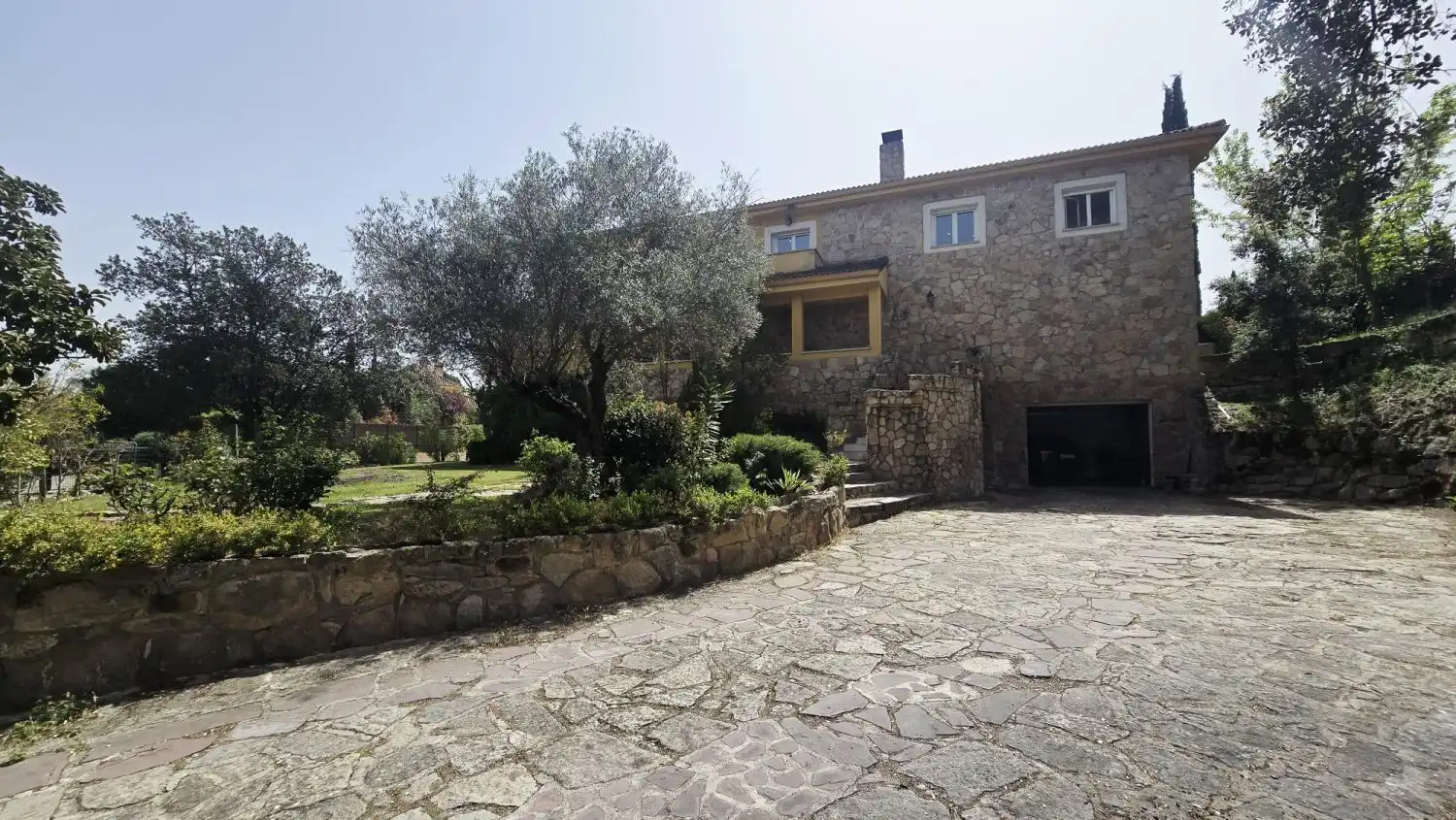 Vista exterior de Casa o xalet de lloguer en Algete amb Calefacció, Terrassa i Traster