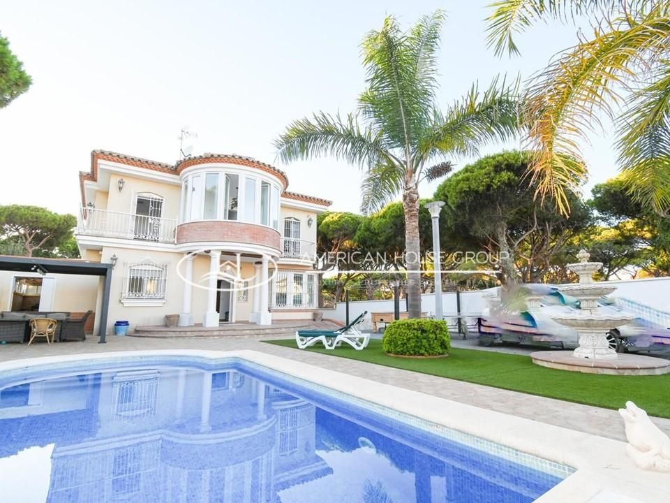 Vista exterior de Casa o xalet en venda en Chiclana de la Frontera amb Aire condicionat, Calefacció i Jardí privat