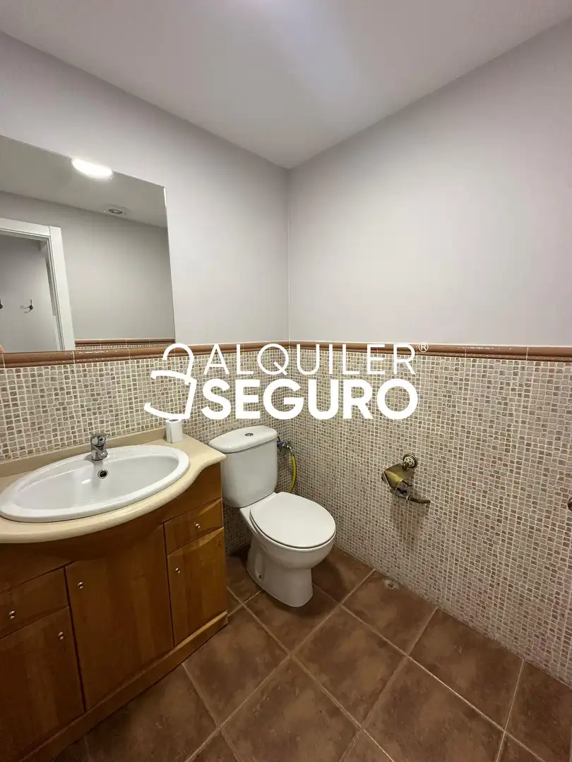 Badezimmer von Büro zur Miete in Fuenlabrada