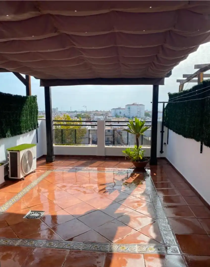Terraza de Dúplex de alquiler en Dos Hermanas con Aire acondicionado, Calefacción y Parquet