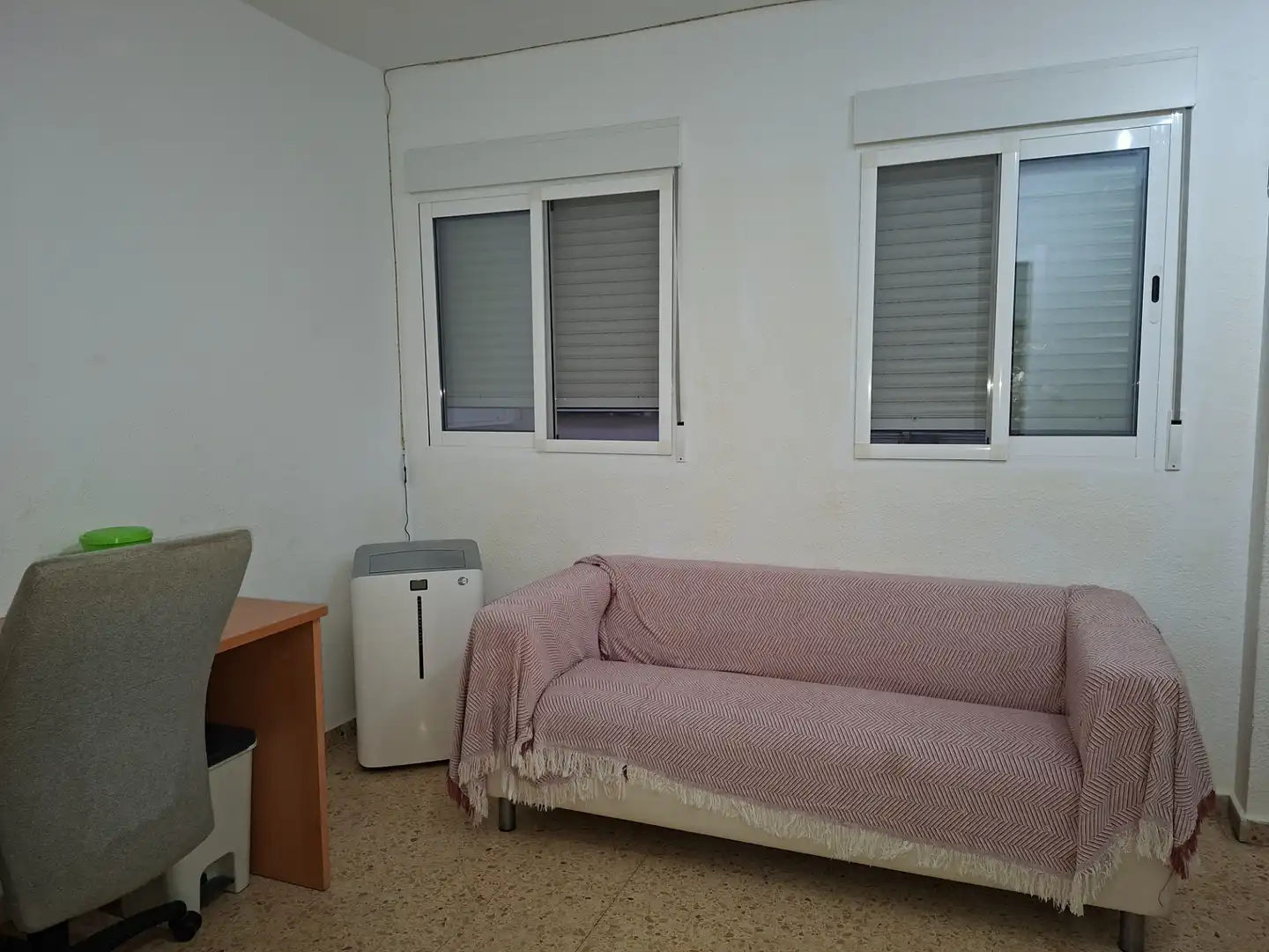 Living room of Flat for rent in Valencia  with Air Conditioner, Furnished and Oven