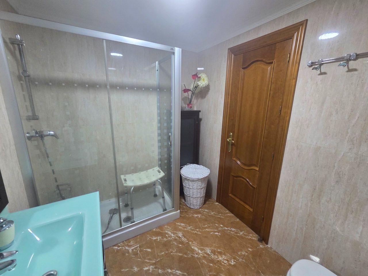Bathroom of Flat for sale in Vélez-Málaga  with Air Conditioner, Heating and Terrace
