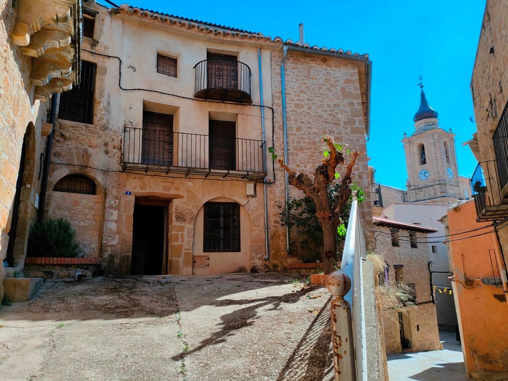 Exterior view of Country house for sale in Valjunquera  with Heating, Terrace and Furnished