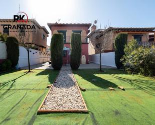 Vista exterior de Casa o xalet en venda en Jun amb Calefacció i Terrassa