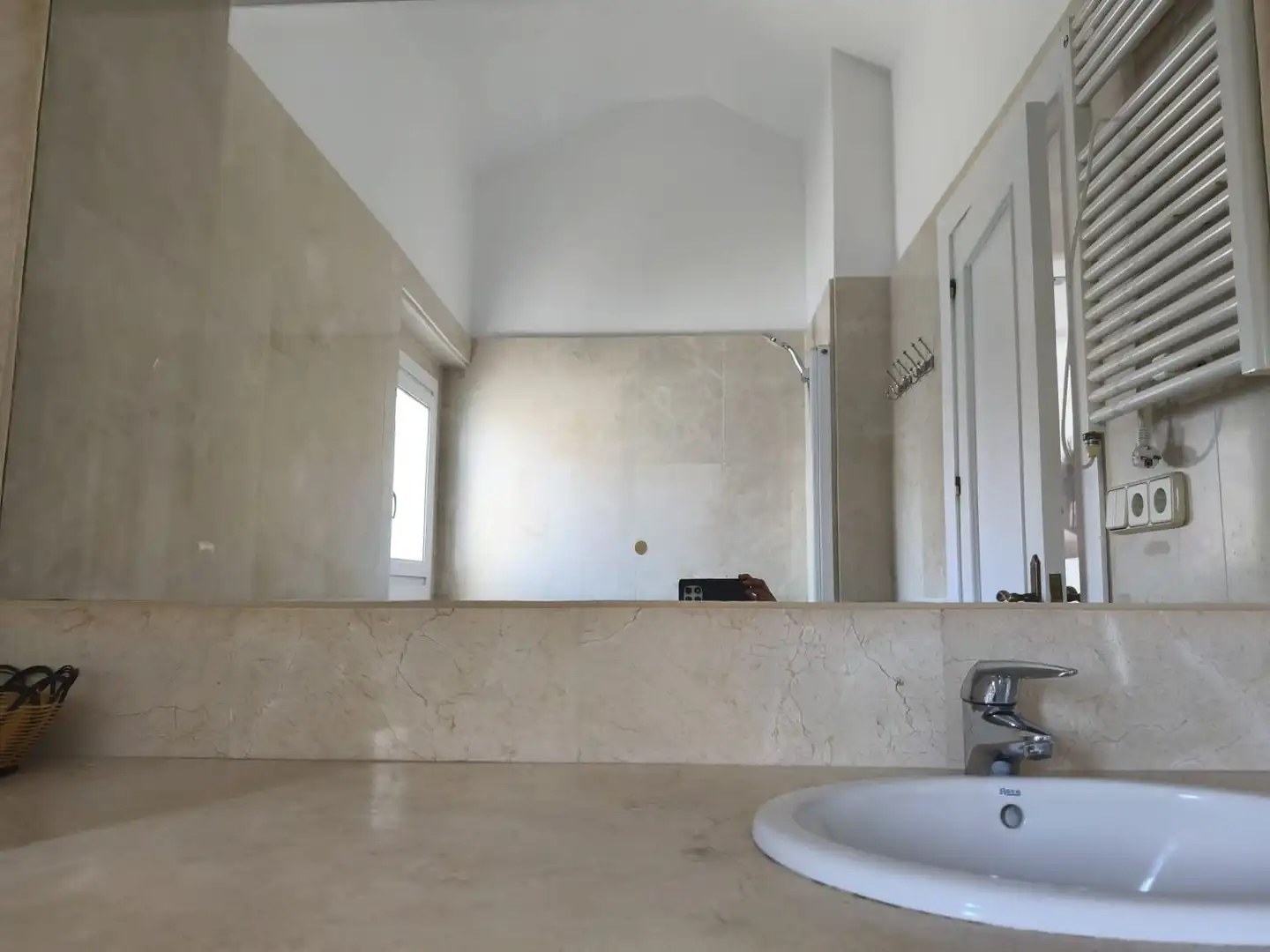 Baño de Casa adosada de alquiler en Sotogrande con Aire acondicionado, Calefacción y Terraza