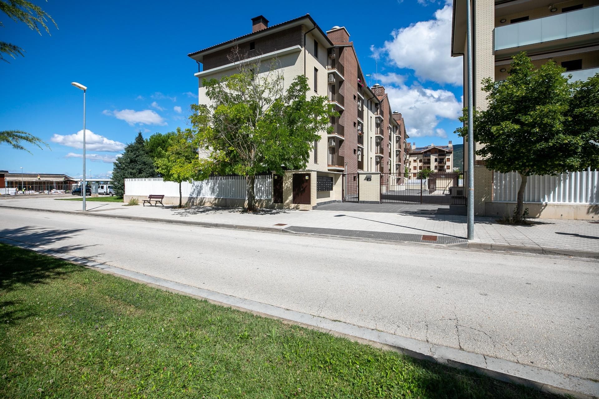Exterior view of Flat for sale in Jaca  with Air Conditioner, Heating and Private garden