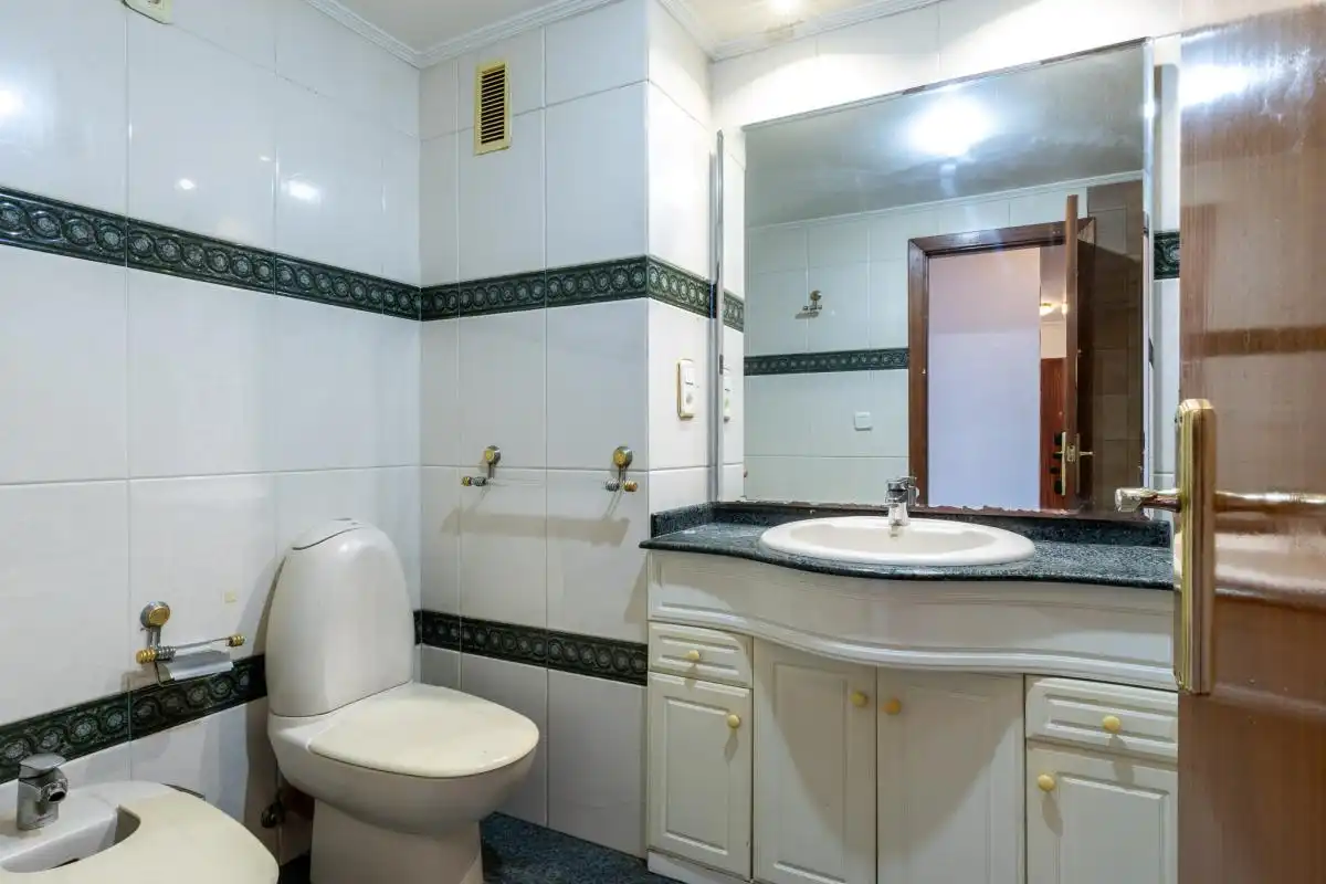 Bathroom of Flat for sale in Sagunto / Sagunt  with Air Conditioner and Heating