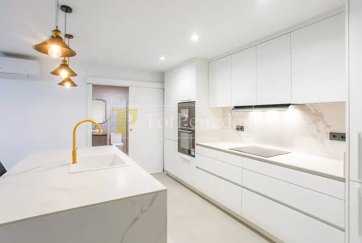 Cocina de Planta baja en venta en Vilanova i la Geltrú con Aire acondicionado y Calefacción