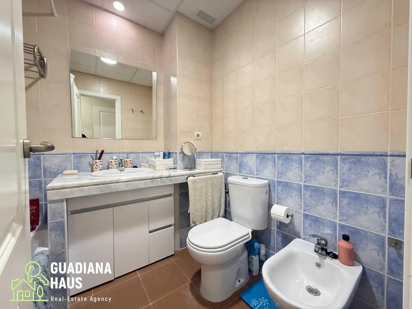 Badezimmer von Wohnungen zum Verkauf in Ayamonte mit Privatgarten, Terrasse und Gemeinschaftspool