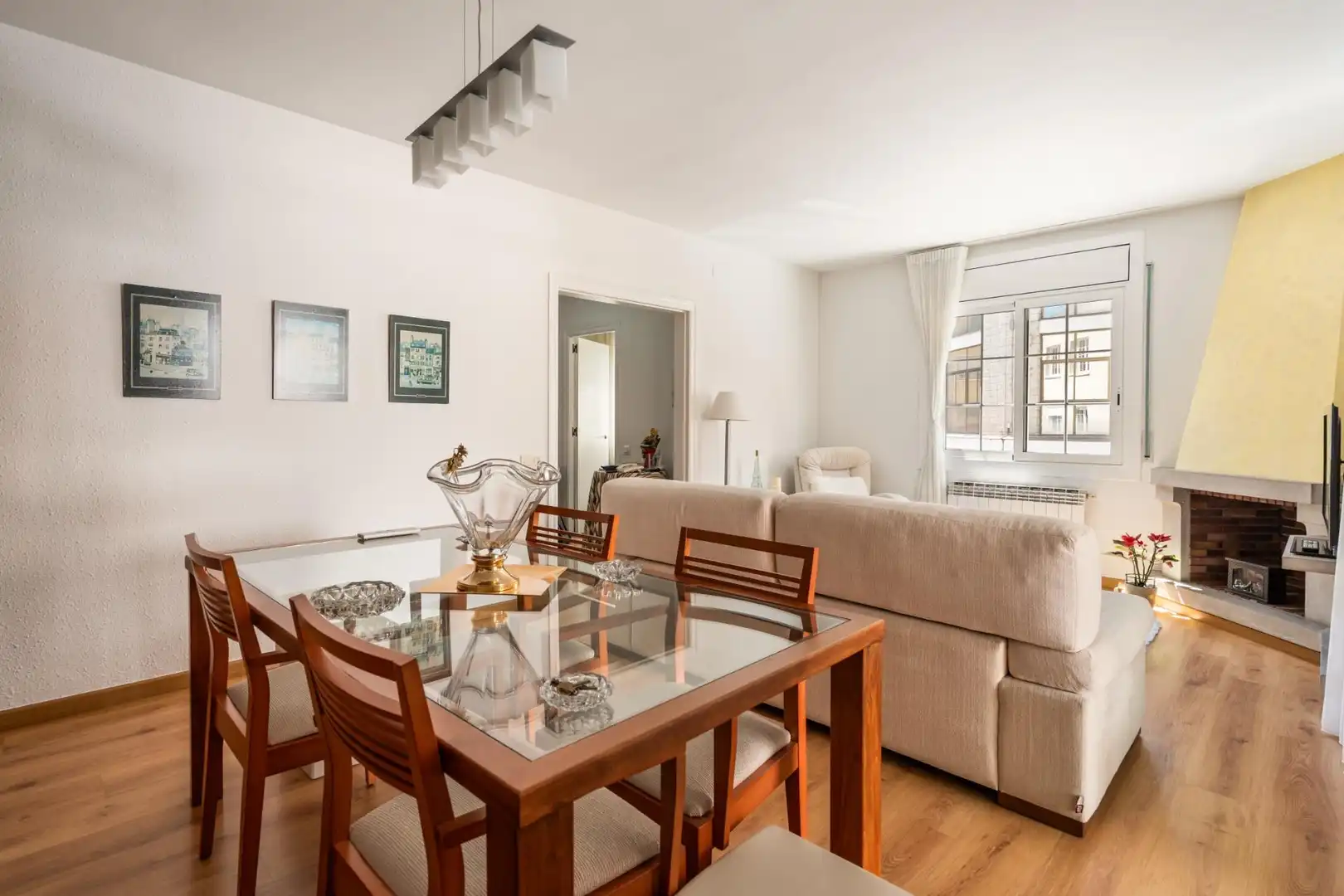 Comedor de Casa adosada en venta en Mollet del Vallès con Aire acondicionado, Calefacción y Jardín privado