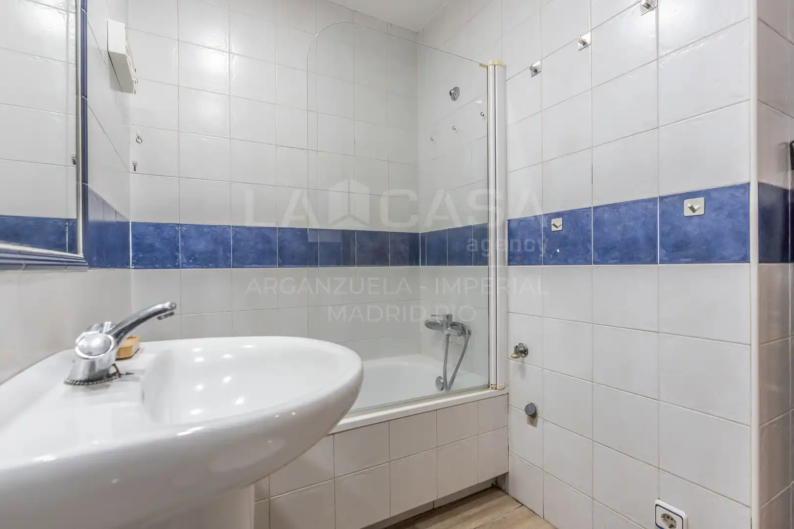 Flat for sale in Calle de Segovia, Imperial