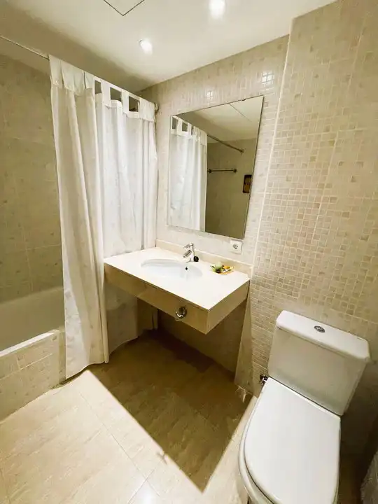 Baño de Piso de alquiler en  Palma de Mallorca con Aire acondicionado, Calefacción y Terraza