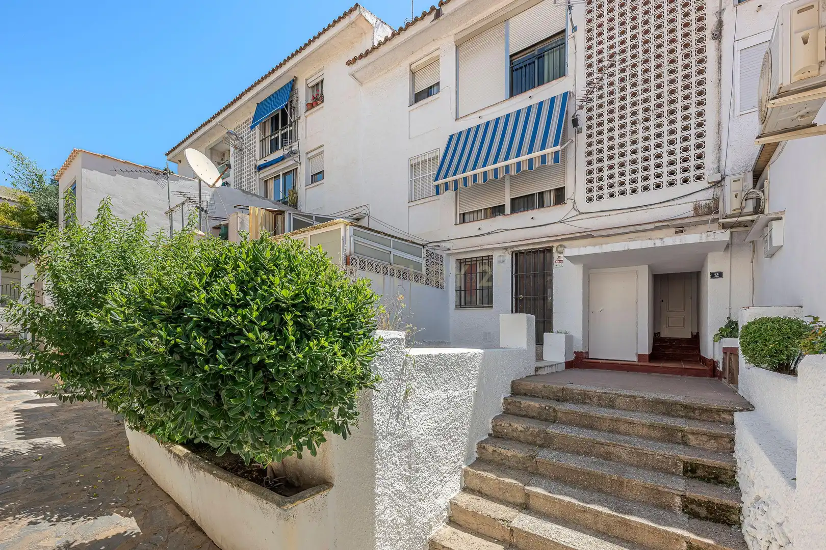 Vista exterior de Local de alquiler en Marbella