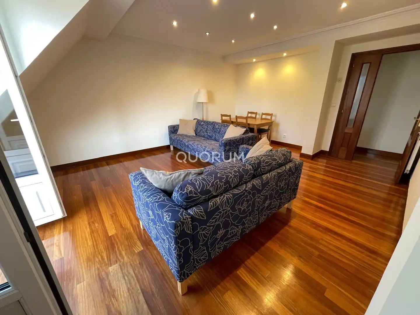 Living room of Flat for rent in Bilbao   with Heating, Terrace and Balcony