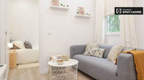 Foto 3 de Piso de alquiler en Almagro, Madrid Capital